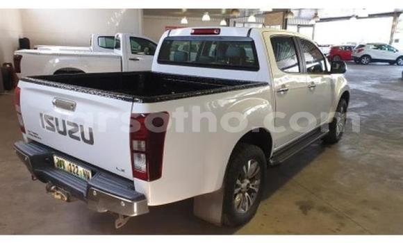 Acheter Occasion Voiture Isuzu KB Blanc à Maseru, Maseru Acheter Occasion Voiture Isuzu KB Blanc à Maseru, Maseru