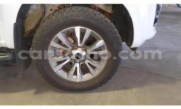 Acheter Occasion Voiture Isuzu KB Blanc à Maseru, Maseru Acheter Occasion Voiture Isuzu KB Blanc à Maseru, Maseru