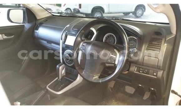 Acheter Occasion Voiture Isuzu KB Blanc à Maseru, Maseru Acheter Occasion Voiture Isuzu KB Blanc à Maseru, Maseru