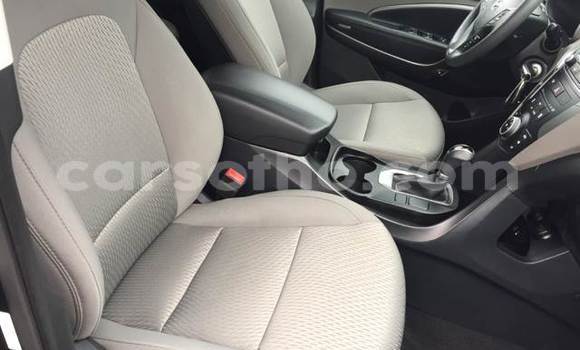 Sayi Na hannu Hyundai Santa Fe Black Mota in Maseru a Maseru Sayi Na hannu Hyundai Santa Fe Black Mota in Maseru a Maseru