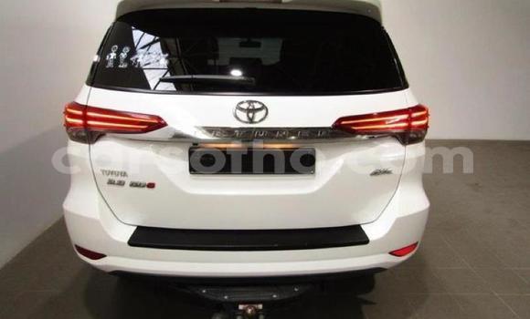 Acheter Occasion Voiture Toyota Fortuner Blanc à Maseru, Maseru Acheter Occasion Voiture Toyota Fortuner Blanc à Maseru, Maseru