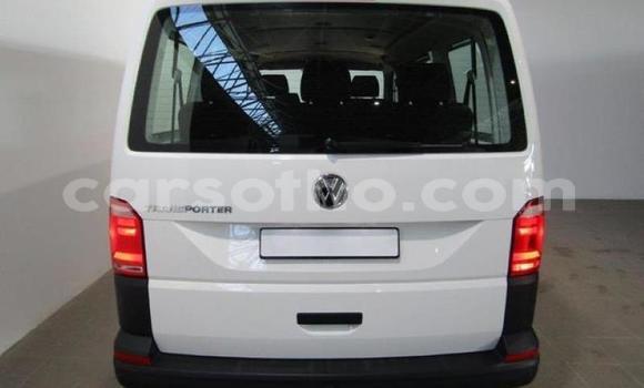 Acheter Occasion Voiture Volkswagen Transporter Blanc à Maseru, Maseru Acheter Occasion Voiture Volkswagen Transporter Blanc à Maseru, Maseru