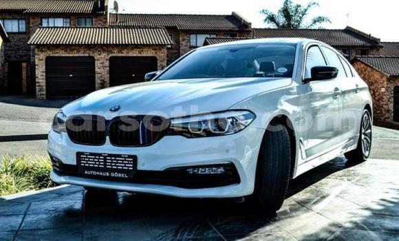 Sayi Na hannu BMW 5–Series White Mota in Hlotse a Leribe Sayi Na hannu BMW 5–Series White Mota in Hlotse a Leribe