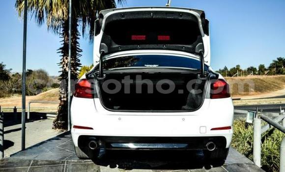 Sayi Na hannu BMW 5–Series White Mota in Hlotse a Leribe Sayi Na hannu BMW 5–Series White Mota in Hlotse a Leribe