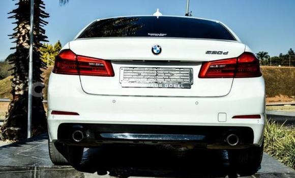 Sayi Na hannu BMW 5–Series White Mota in Hlotse a Leribe Sayi Na hannu BMW 5–Series White Mota in Hlotse a Leribe