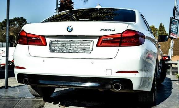 Sayi Na hannu BMW 5–Series White Mota in Hlotse a Leribe Sayi Na hannu BMW 5–Series White Mota in Hlotse a Leribe