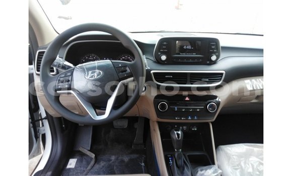Sayi Imported Hyundai Tucson White Mota in Import - Dubai a Maseru Sayi Imported Hyundai Tucson White Mota in Import - Dubai a Maseru