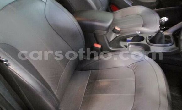 Buy Used Hyundai ix35 White Car in Maseru in Maseru Buy Used Hyundai ix35 White Car in Maseru in Maseru