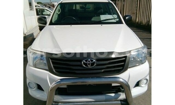 Buy Used Toyota Hilux White Car in Maseru in Maseru Buy Used Toyota Hilux White Car in Maseru in Maseru
