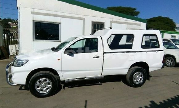 Buy Used Toyota Hilux White Car in Maseru in Maseru Buy Used Toyota Hilux White Car in Maseru in Maseru