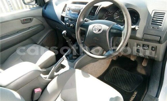 Buy Used Toyota Hilux White Car in Maseru in Maseru Buy Used Toyota Hilux White Car in Maseru in Maseru