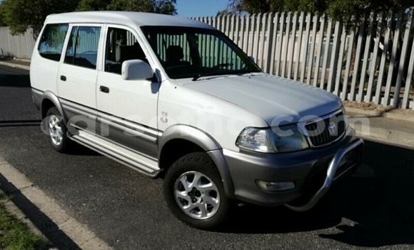 Buy Used Toyota Comfort White Car in Maseru in Maseru Buy Used Toyota Comfort White Car in Maseru in Maseru