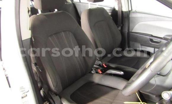 اشتري مستعمل Chevrolet Sonic White سيارة في Maseru في Maseru اشتري مستعمل Chevrolet Sonic White سيارة في Maseru في Maseru
