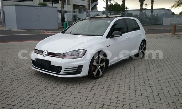 اشتري مستعمل Volkswagen Golf GTI White سيارة في Maseru في Maseru اشتري مستعمل Volkswagen Golf GTI White سيارة في Maseru في Maseru