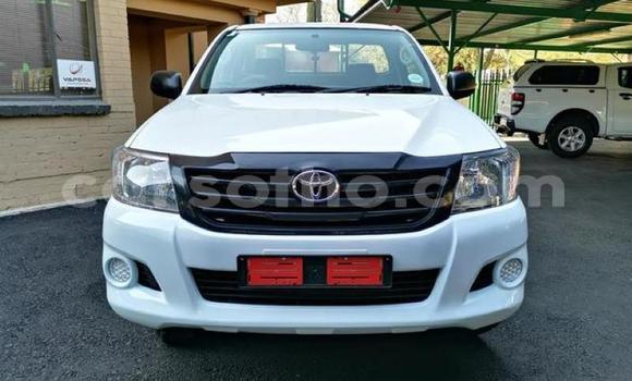 Acheter Occasion Voiture Toyota Hilux Blanc à Maputsoa, Leribe Acheter Occasion Voiture Toyota Hilux Blanc à Maputsoa, Leribe