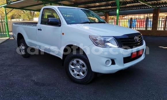 Acheter Occasion Voiture Toyota Hilux Blanc à Maputsoa, Leribe Acheter Occasion Voiture Toyota Hilux Blanc à Maputsoa, Leribe