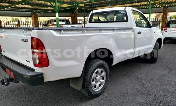 Acheter Occasion Voiture Toyota Hilux Blanc à Maputsoa, Leribe Acheter Occasion Voiture Toyota Hilux Blanc à Maputsoa, Leribe