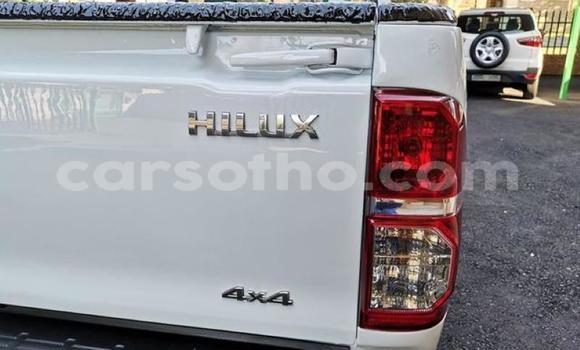 Acheter Occasion Voiture Toyota Hilux Blanc à Maputsoa, Leribe Acheter Occasion Voiture Toyota Hilux Blanc à Maputsoa, Leribe