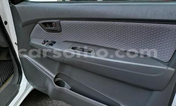 Acheter Occasion Voiture Toyota Hilux Blanc à Maputsoa, Leribe Acheter Occasion Voiture Toyota Hilux Blanc à Maputsoa, Leribe