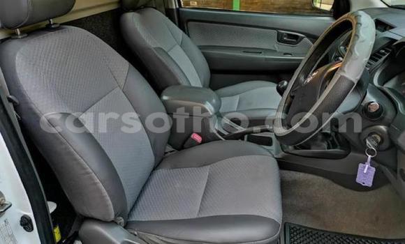 Acheter Occasion Voiture Toyota Hilux Blanc à Maputsoa, Leribe Acheter Occasion Voiture Toyota Hilux Blanc à Maputsoa, Leribe