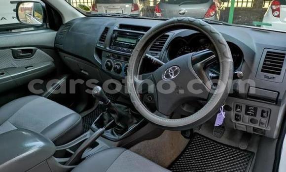 Acheter Occasion Voiture Toyota Hilux Blanc à Maputsoa, Leribe Acheter Occasion Voiture Toyota Hilux Blanc à Maputsoa, Leribe