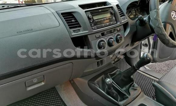 Acheter Occasion Voiture Toyota Hilux Blanc à Maputsoa, Leribe Acheter Occasion Voiture Toyota Hilux Blanc à Maputsoa, Leribe