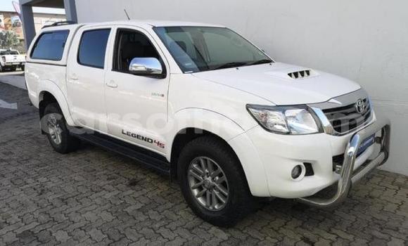 Buy Used Toyota Hilux White Car in Maseru in Maseru Buy Used Toyota Hilux White Car in Maseru in Maseru