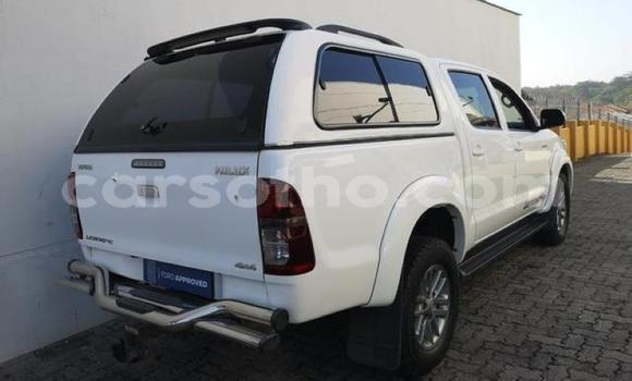 Buy Used Toyota Hilux White Car in Maseru in Maseru Buy Used Toyota Hilux White Car in Maseru in Maseru