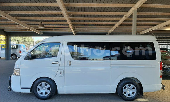 Acheter Occasion Voiture Toyota 4Runner Blanc à Butha–Buthe, Thaba-Tseka Acheter Occasion Voiture Toyota 4Runner Blanc à Butha–Buthe, Thaba-Tseka