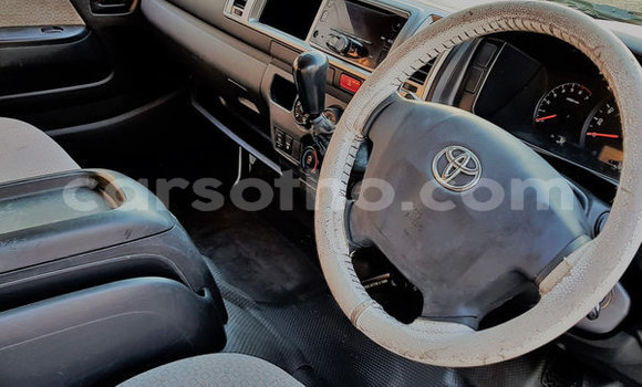 Acheter Occasion Voiture Toyota 4Runner Blanc à Hlotse, Leribe Acheter Occasion Voiture Toyota 4Runner Blanc à Hlotse, Leribe