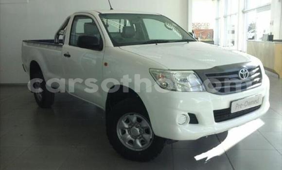 Sayi Na hannu Toyota Hilux White Mota in Maseru a Maseru Sayi Na hannu Toyota Hilux White Mota in Maseru a Maseru