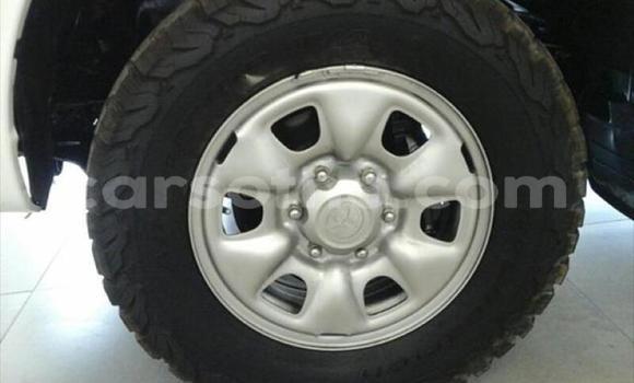 Sayi Na hannu Toyota Hilux White Mota in Maseru a Maseru Sayi Na hannu Toyota Hilux White Mota in Maseru a Maseru