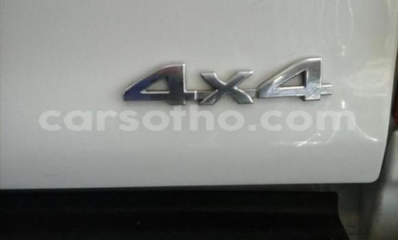 Sayi Na hannu Toyota Hilux White Mota in Maseru a Maseru Sayi Na hannu Toyota Hilux White Mota in Maseru a Maseru