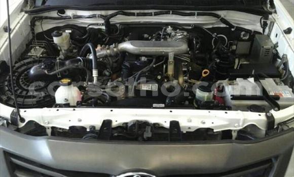 Sayi Na hannu Toyota Hilux White Mota in Maseru a Maseru Sayi Na hannu Toyota Hilux White Mota in Maseru a Maseru