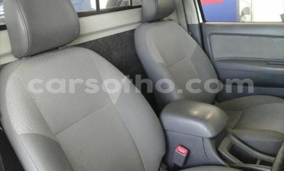 Sayi Na hannu Toyota Hilux White Mota in Maseru a Maseru Sayi Na hannu Toyota Hilux White Mota in Maseru a Maseru