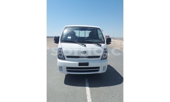 Acheter Import Voiture Kia Carens Blanc à Import - Dubai, Maseru Acheter Import Voiture Kia Carens Blanc à Import - Dubai, Maseru