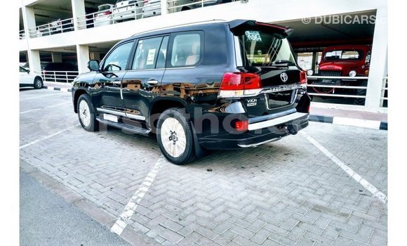 Buy Import Toyota Land Cruiser Black Car in Import - Dubai in Maseru Buy Import Toyota Land Cruiser Black Car in Import - Dubai in Maseru