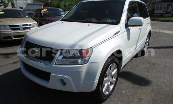 Sayi Na hannu Suzuki Grand Vitara White Mota in Mohale's Hoek a Mohale's Hoek