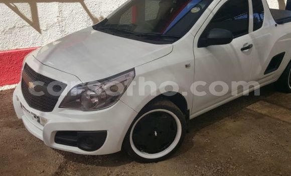 Buy Used Chevrolet S-10 Pickup White Car in Import - Dubai in Maseru Buy Used Chevrolet S-10 Pickup White Car in Import - Dubai in Maseru