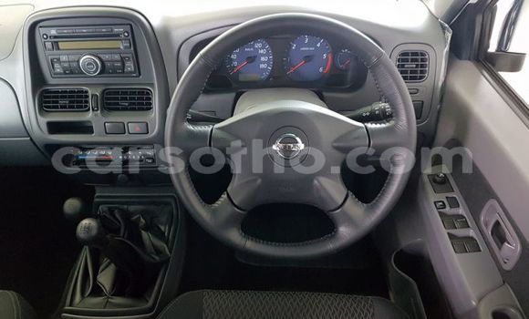 Sayi Na hannu Nissan NP 300 White Mota in Mafeteng a Mafeteng Sayi Na hannu Nissan NP 300 White Mota in Mafeteng a Mafeteng