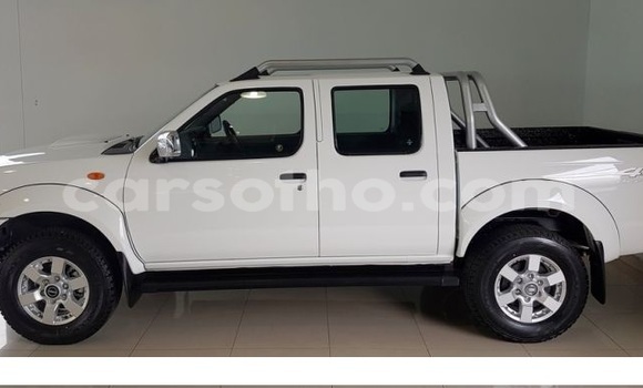 Sayi Na hannu Nissan NP 300 White Mota in Mafeteng a Mafeteng Sayi Na hannu Nissan NP 300 White Mota in Mafeteng a Mafeteng