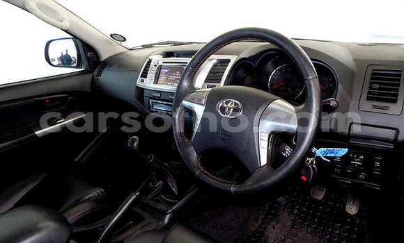 Acheter Occasion Voiture Toyota Hilux Gris à Hlotse, Leribe Acheter Occasion Voiture Toyota Hilux Gris à Hlotse, Leribe