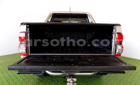 Acheter Occasion Voiture Toyota Hilux Gris à Hlotse, Leribe Acheter Occasion Voiture Toyota Hilux Gris à Hlotse, Leribe