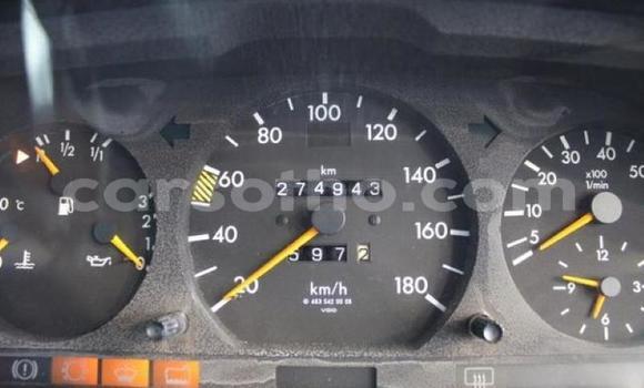 Acheter Occasion Voiture Mercedes-Benz 300CD Blanc à Maputsoe, Leribe Acheter Occasion Voiture Mercedes-Benz 300CD Blanc à Maputsoe, Leribe