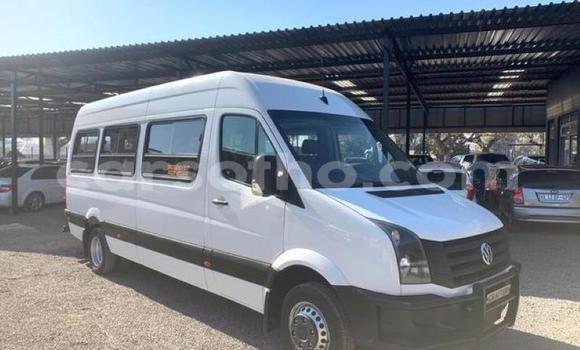 Acheter Occasion Voiture Volkswagen Caravelle Blanc à Maputsoa, Leribe Acheter Occasion Voiture Volkswagen Caravelle Blanc à Maputsoa, Leribe