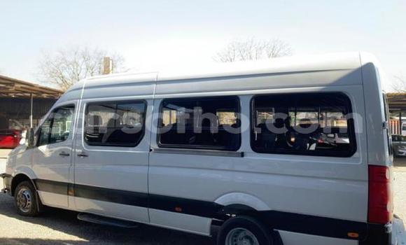 Acheter Occasion Voiture Volkswagen Caravelle Blanc à Maputsoa, Leribe Acheter Occasion Voiture Volkswagen Caravelle Blanc à Maputsoa, Leribe