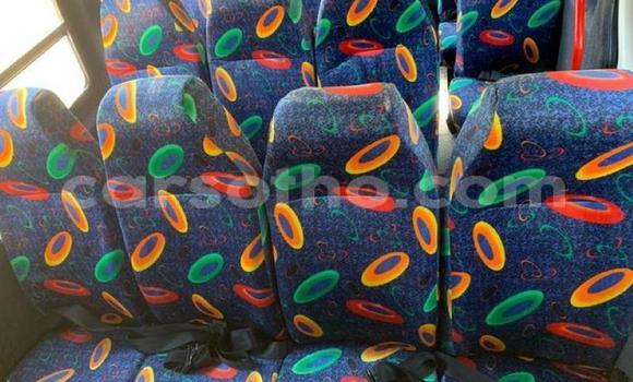 Acheter Occasion Voiture Volkswagen Caravelle Blanc à Maputsoa, Leribe Acheter Occasion Voiture Volkswagen Caravelle Blanc à Maputsoa, Leribe