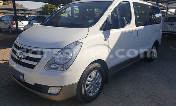 اشتري مستعمل Hyundai H1 White سيارة في Hlotse في Leribe اشتري مستعمل Hyundai H1 White سيارة في Hlotse في Leribe