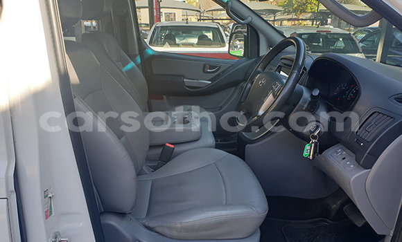 اشتري مستعمل Hyundai H1 White سيارة في Hlotse في Leribe اشتري مستعمل Hyundai H1 White سيارة في Hlotse في Leribe