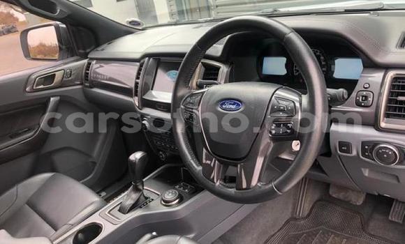 Sayi Na hannu Ford Everest White Mota in Maseru a Maseru Sayi Na hannu Ford Everest White Mota in Maseru a Maseru